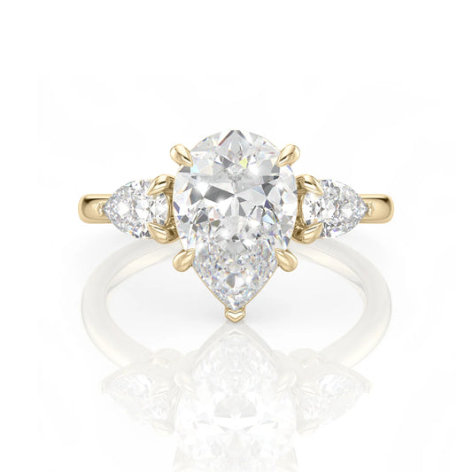 Inel de Logodnă – Moissanite Pear Trilogy, aur galben