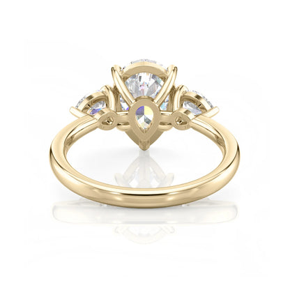Inel de Logodnă – Moissanite Pear Trilogy, aur galben