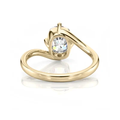 Inel de Logodnǎ – Moissanite Elongated Cushion RAPTURE