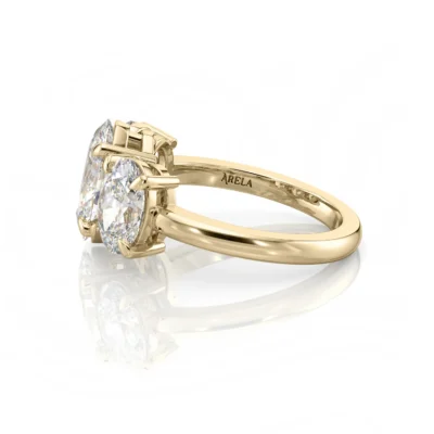 Inel de Logodnǎ – Moissanite Oval Trilogy