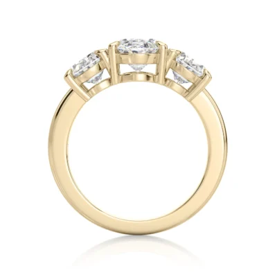 Inel de Logodnǎ – Moissanite Oval Trilogy